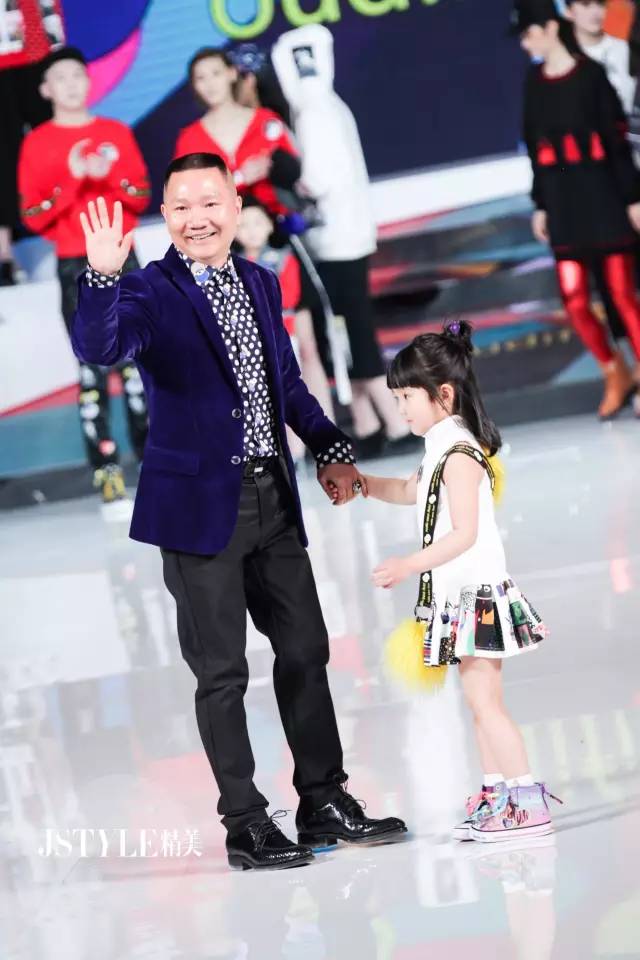 JSTYLE精美现场直击时装周：波点、星座放肆玩一把！