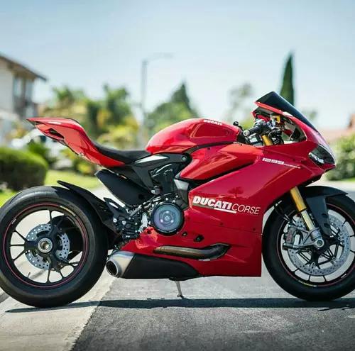 宁波这家红色Logo的酒吧火了！