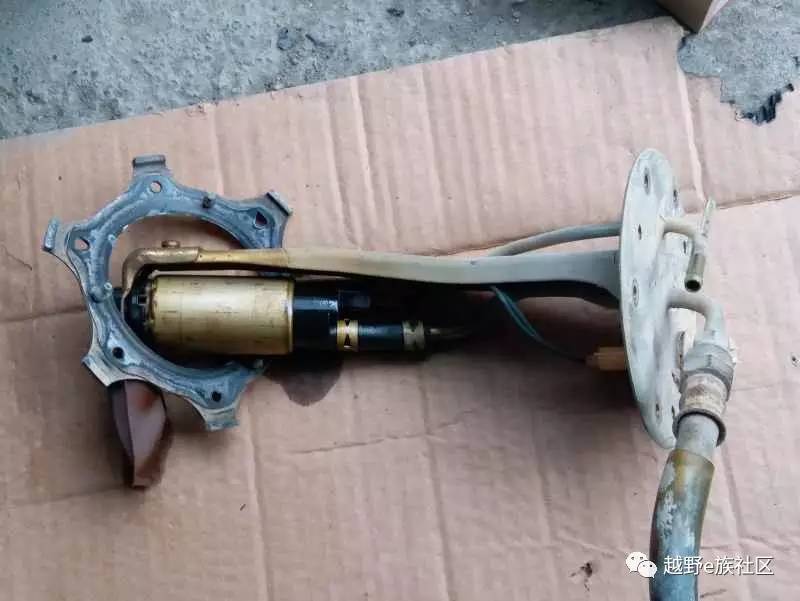 手油泵按压处渗油怎么修理,手油泵坏了怎么自救