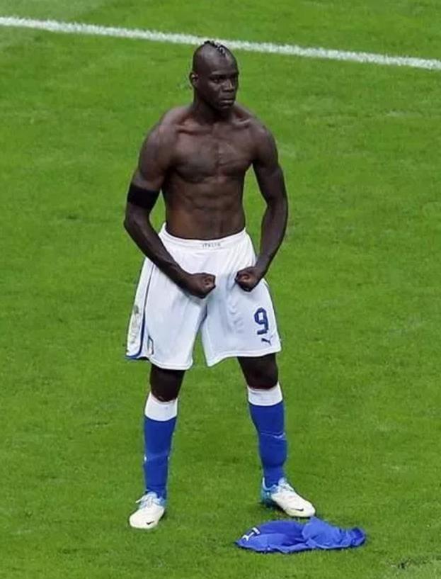 让人一看就热血沸腾足球视频,激情澎湃的进球庆祝动作