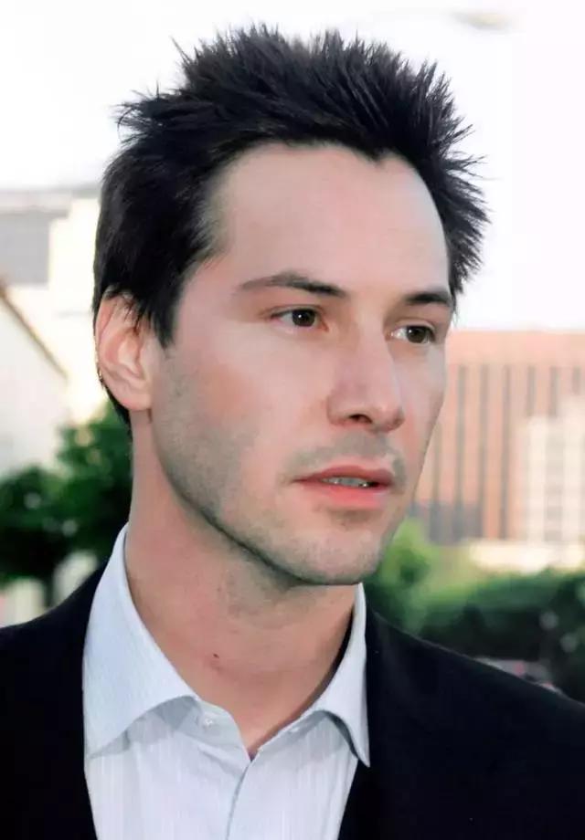 活久见原来扣篮也能晃人,基努里维斯颜值巅峰状态