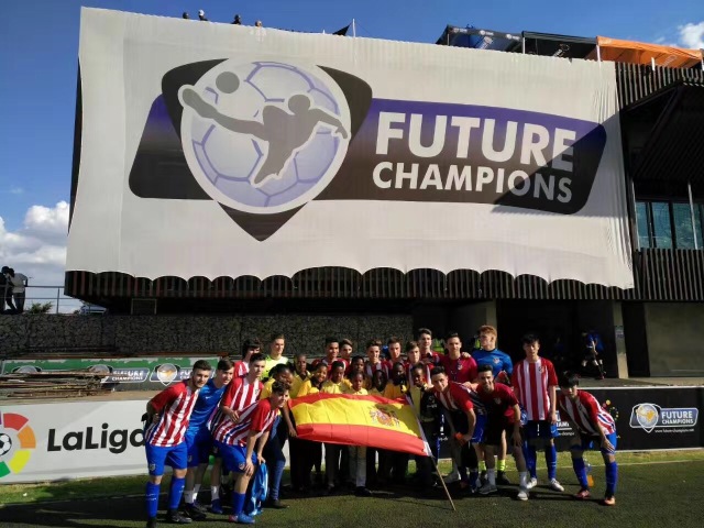 身手了得！两位万达“希望之星”出品的小将海外立了个功