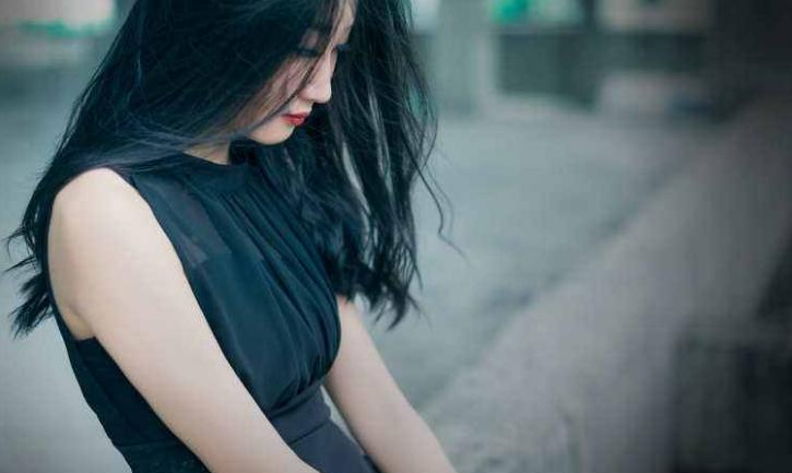 前妻借钱该不该借,前妻坚持向我借钱什么心态