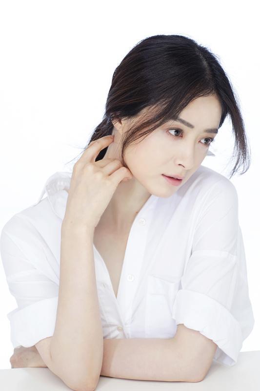 娱乐圈学历很低,但家喻户晓的明星,最后一个一天学都没上过