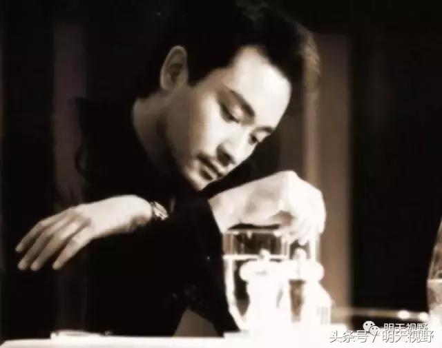 人物——怪你过分美丽，即使错过了你的时代也着迷！