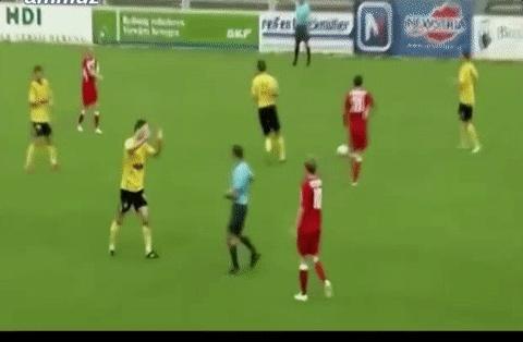 韩国裁判7张黄牌,日本裁判和韩国裁判给不给红牌