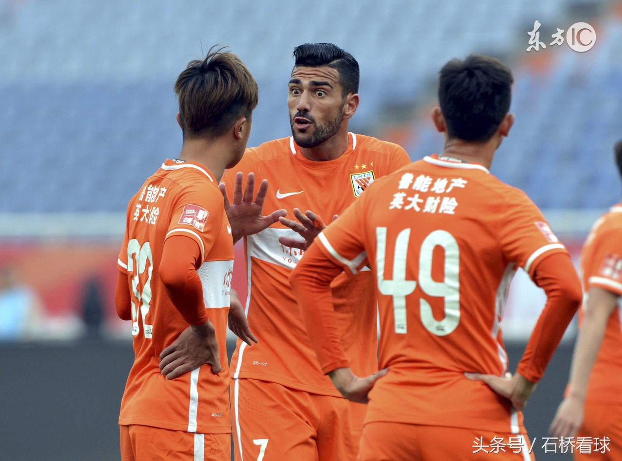 佩莱：他是外援前锋，场上不进球，还有人点赞？