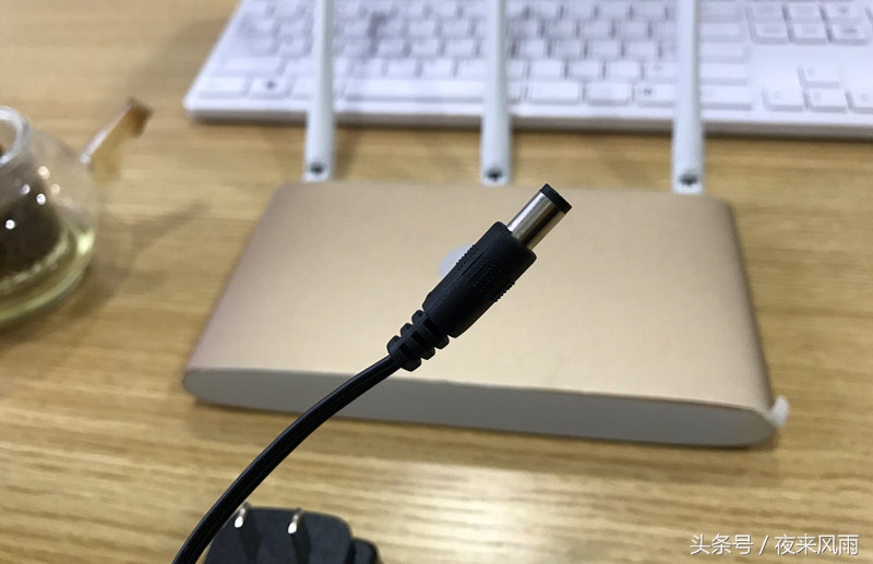 用了这台千兆路由，隔壁老王大哥270平的别墅都不要买路由器了