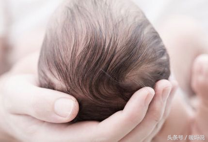 怎么管住手不抠痘痘,宝宝的头痂怎么去