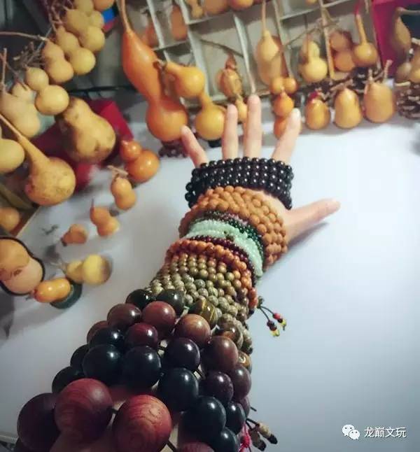 挑战砸碎盘了6年的核桃,盘了好几年的核桃被别人吃了