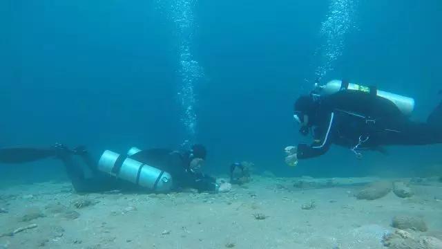 潜水导致耳朵疼是怎么回事,潜水怎么克服耳朵疼