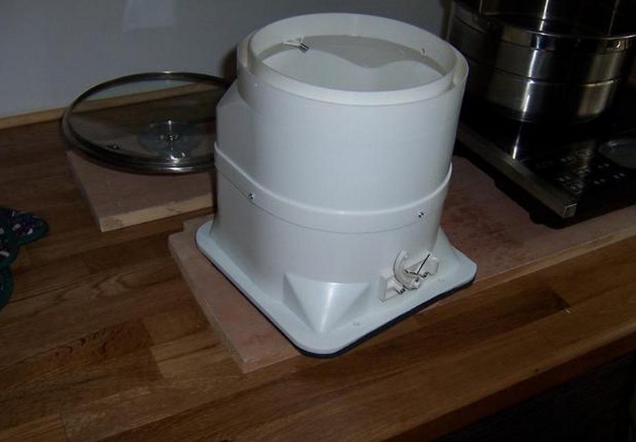 老公不过在厨房装了块东西再也没油烟，邻居竟天天跑来问秘诀！