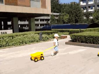 「购物」Kimi、王诗龄、多多、奥莉等星娃们最爱的11款大牌儿童行李箱！