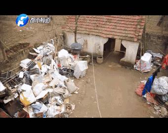 「城事」信阳小女孩无爹无娘，只是想让爷爷奶奶吃顿城里饭