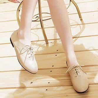 英伦风小皮鞋，每个女生都无法拒绝的鞋