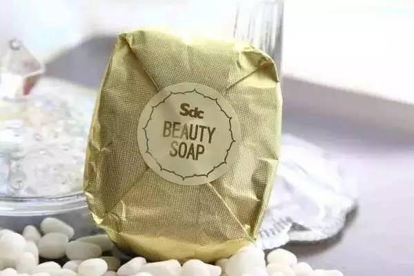 日本女生如何保养皮肤 (为什么日本女生皮肤都特别好)