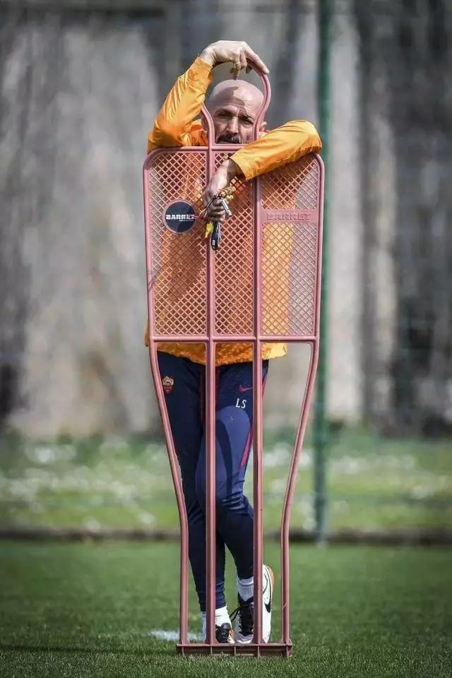 他们穿什么用英文怎么说,他们穿着什么用英文怎么说