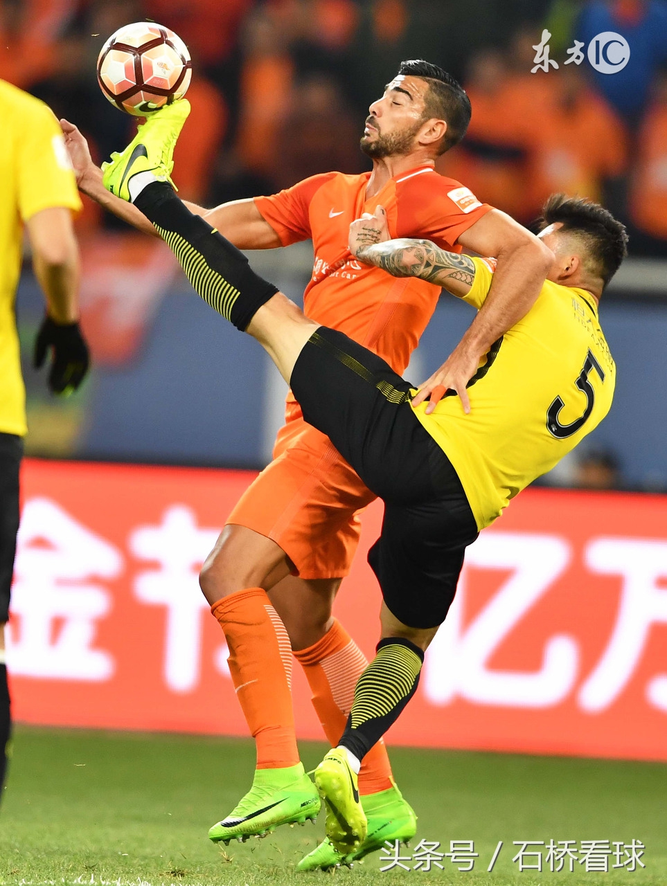 佩莱：他是外援前锋，场上不进球，还有人点赞？