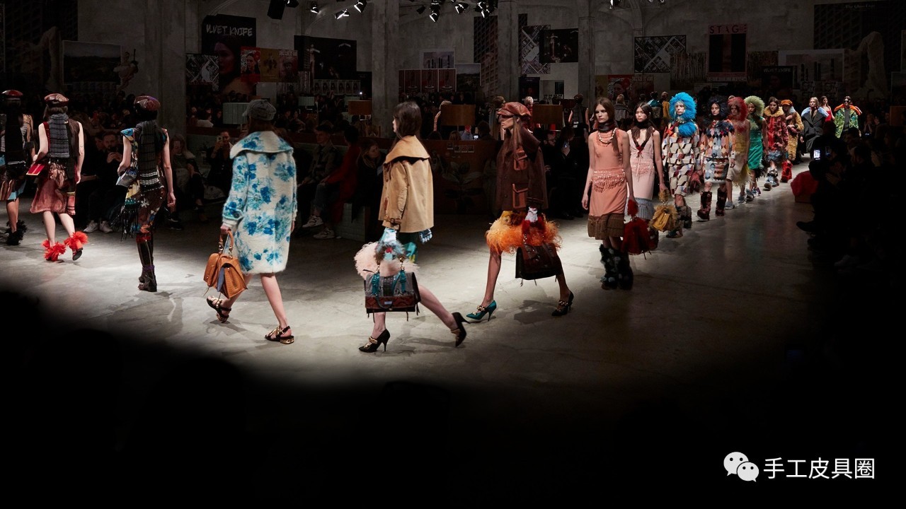 prada普拉达最值得买的款式,普拉达prada是意大利奢侈品牌