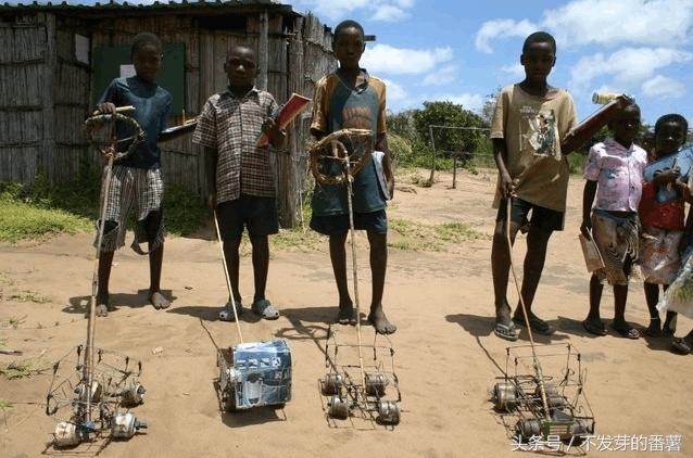 一组非洲儿童的玩具照片，看完感到很心酸！