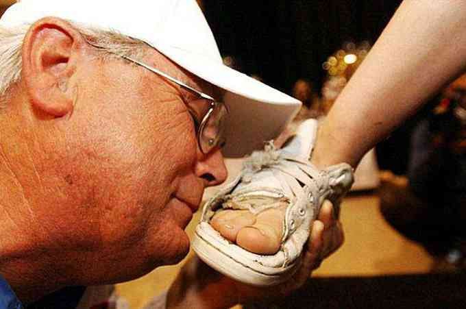 辣鼻子丨全美臭鞋PK，12岁少年夺冠！