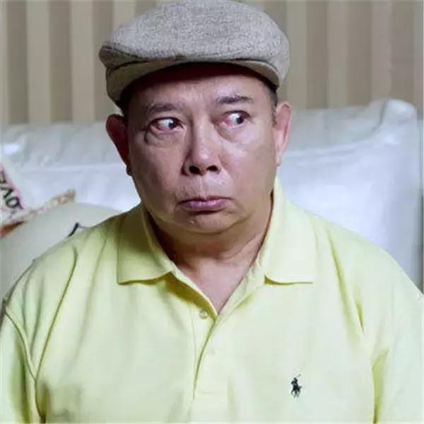 33岁出道即成名的人,出道33年只演配角