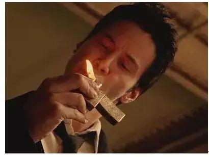 二战美国大兵不扛枪也能成为英雄,二战的美国大兵带几支枪