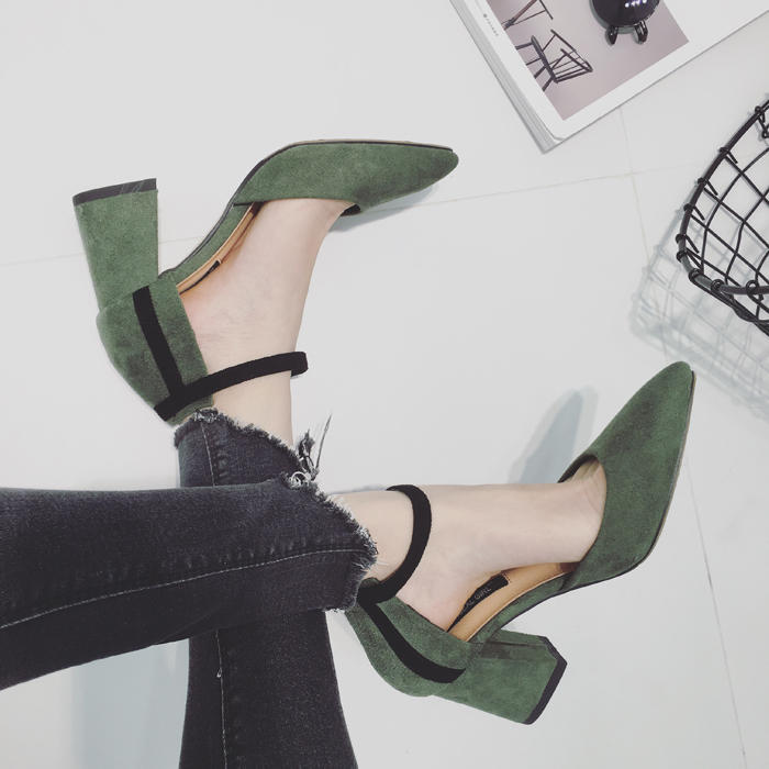 鞋子过大了怎么办教你两个方法,在网上买鞋子买大了怎么换一下