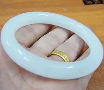 和田玉市场恶性循环,近来经济不景气和田玉销量走低