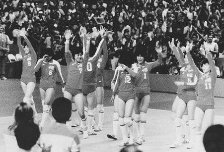 远忧惧地望着对面，书姐却毫不挂相，一脸的纯朴、温和