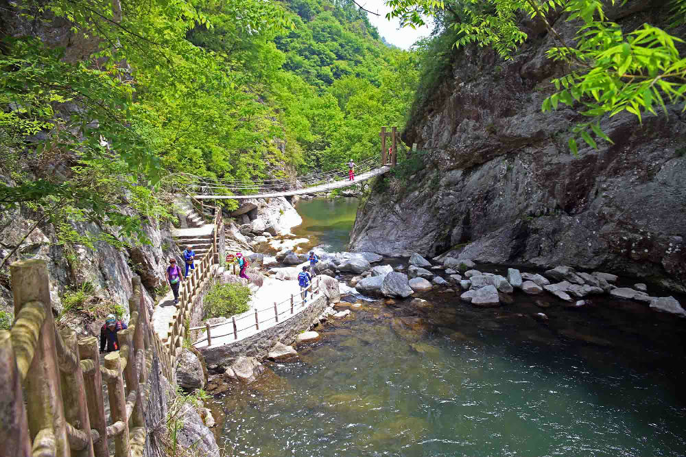 山东领秀户外:千里挺进大别山,众雄傲视天堂寨