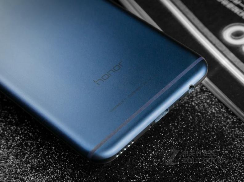 良心华为：荣耀V9国外发售涨一千多元，国外粉丝要代购？