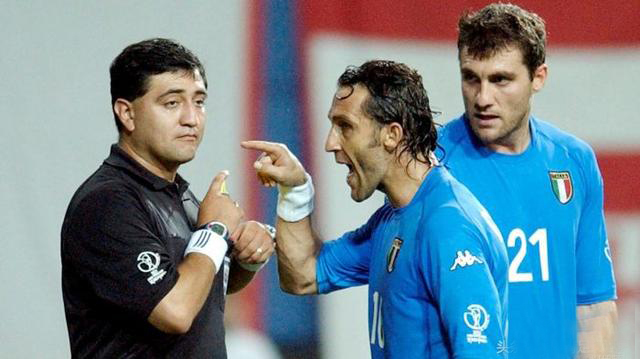 最黑的一届世界杯：韩国连胜3大豪门，12年后公开承认贿赂裁判