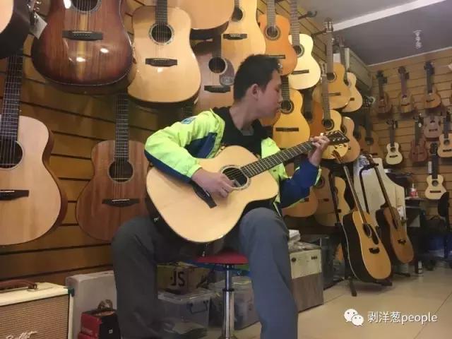 缃戠孩鍚変粬灏戝勾瑙嗛鍏ㄩ泦,鍚変粬缃戠孩灏戝勾