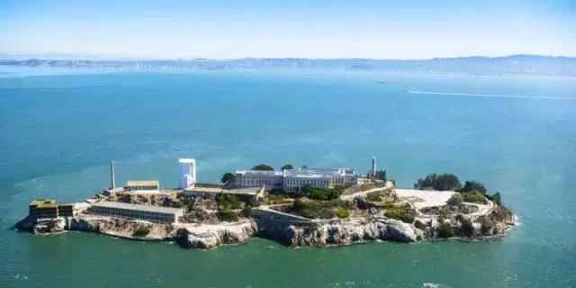 电影一座神奇的监狱,一个监狱在一个岛上电影