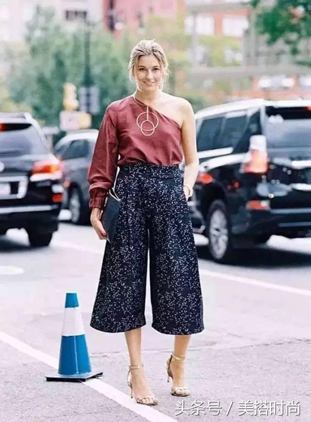 沈梦辰中发卷发造型,沈梦晨同款条纹防晒衣