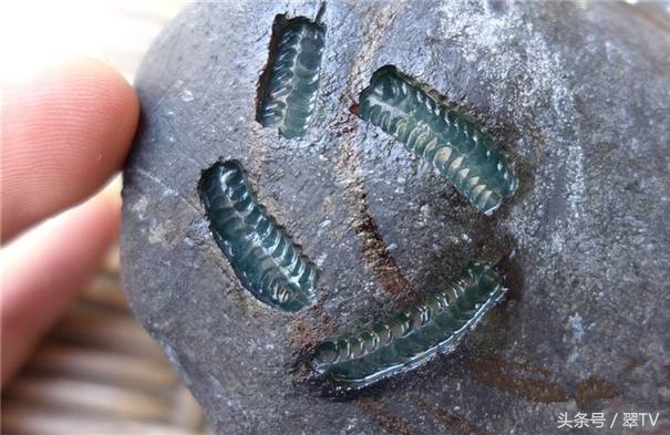 淘宝直播开窗翡翠赌石,房山翡翠赌石开窗色料