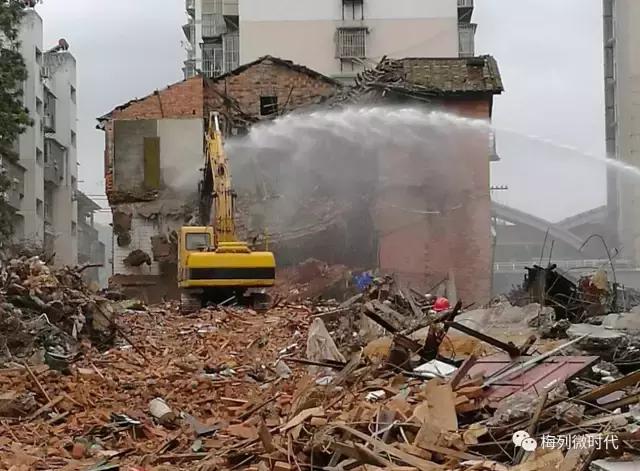 梅列一D级危房汛期整体拆除完成三明学院附小将扩建