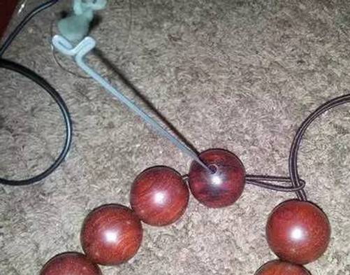 怎样穿手串三通佛头,手串佛头怎么穿小妙招