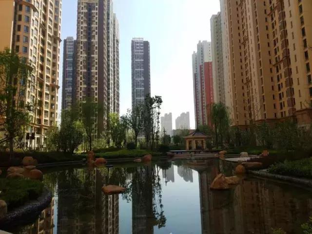 看楼王的风采，星河盛世三百多平开工大吉