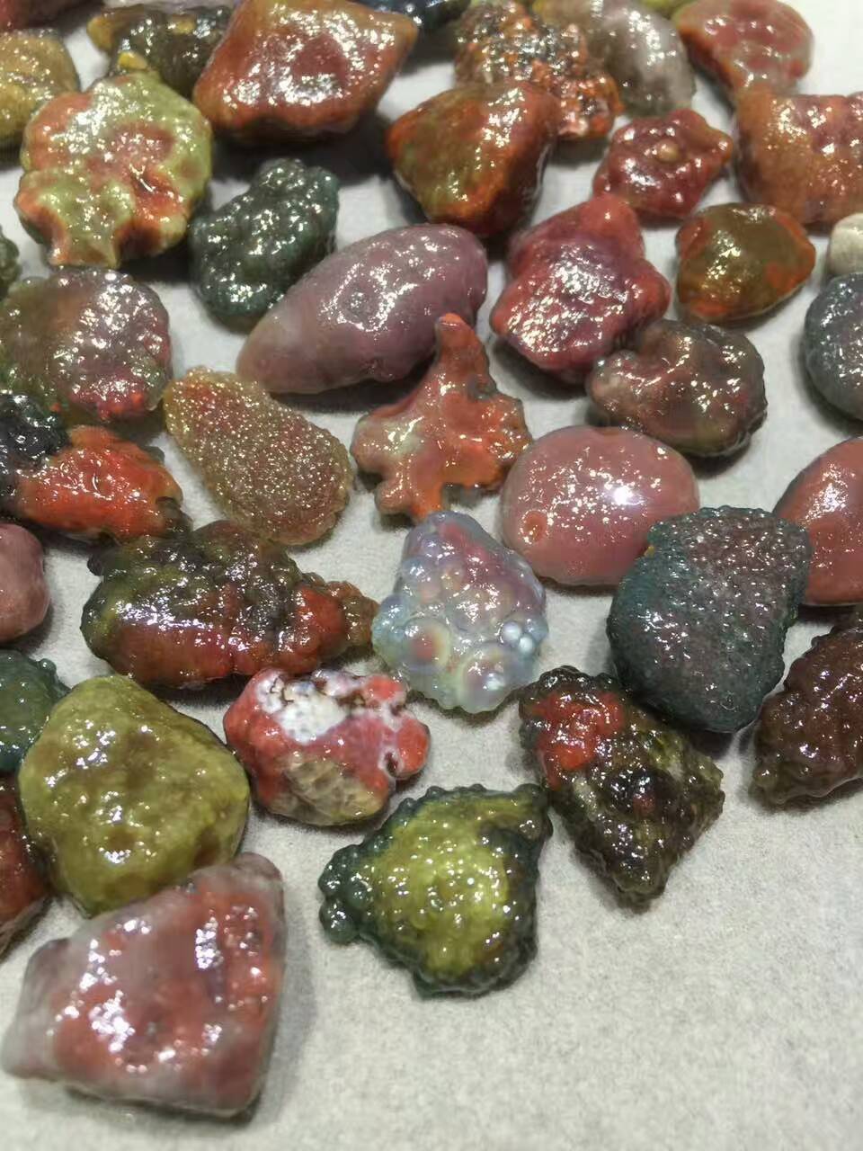 玛瑙原石的鉴别方法,玛瑙原石介绍及其鉴定方法