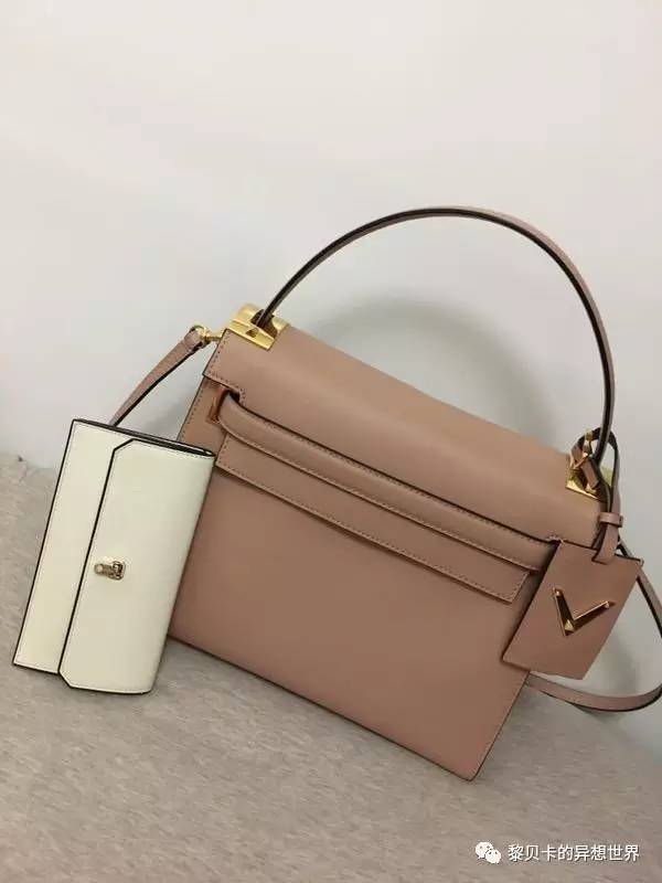 不想出门一出门就烦,不想出去但一出去就很嗨