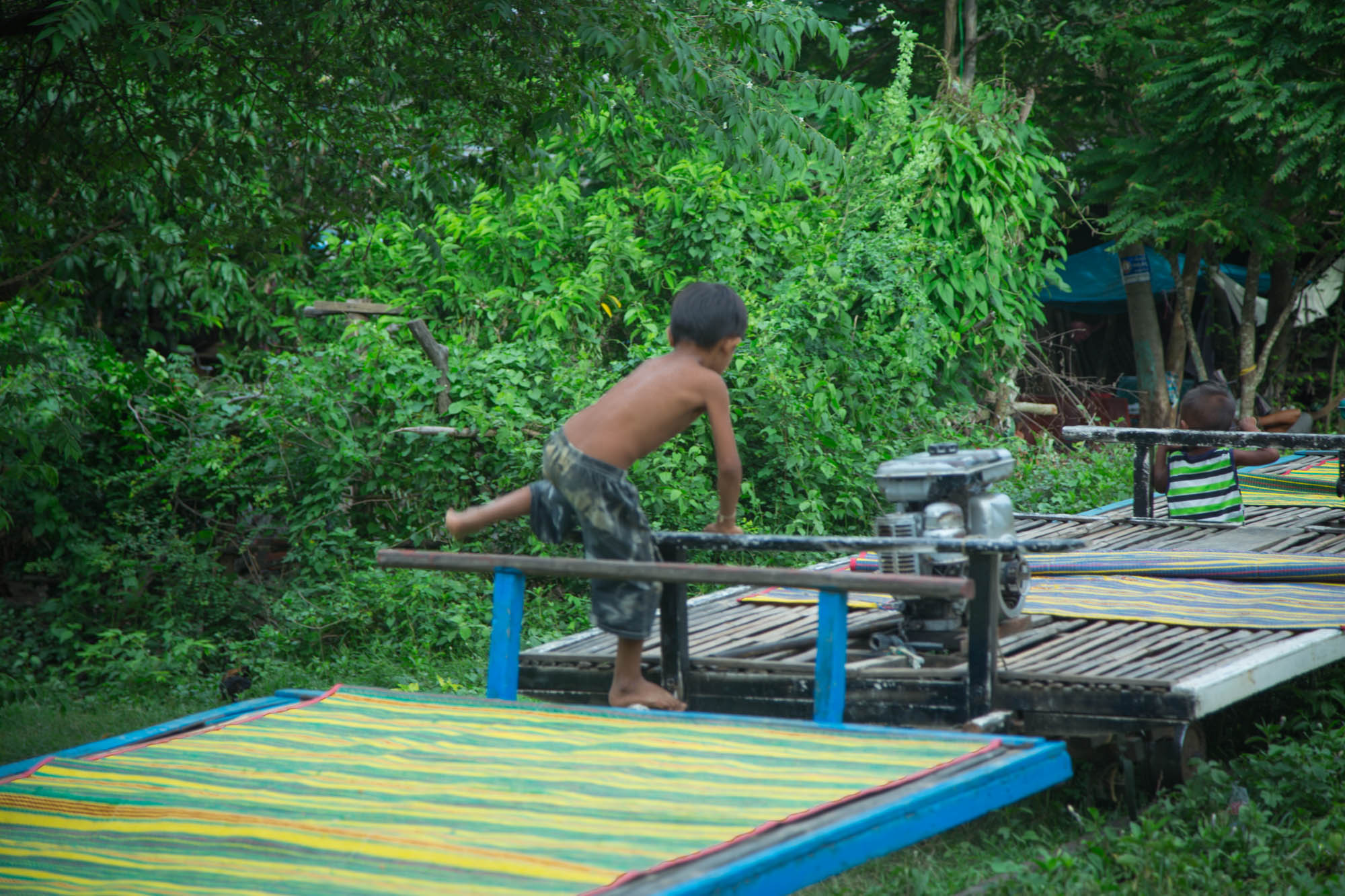 柬埔寨马德望竹制小火车,柬埔寨马德望生活