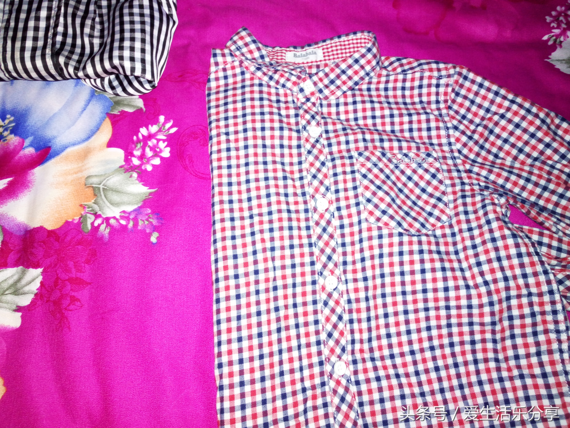 如何快速地叠好毛衣服,如何快速叠好衣服