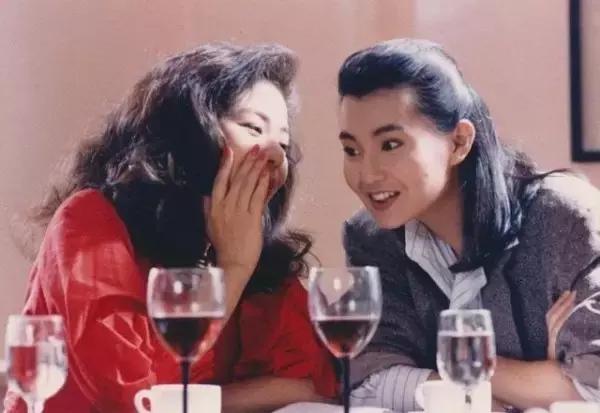 张国荣抱周润发视频,左拥右抱走向人生巅峰