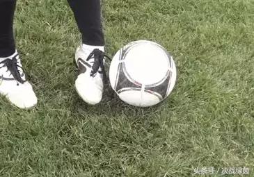 fifa22外脚背射门,外脚背弧线球射门教学