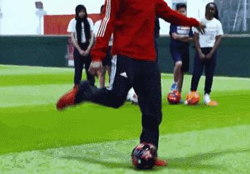 fifa22外脚背射门,外脚背弧线球射门教学