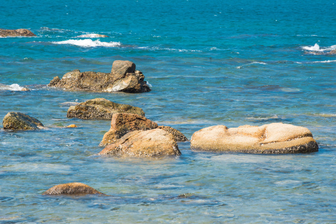 蓝天白云,椰风海韵,去三亚散散心吧