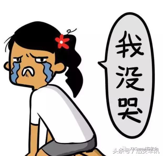 学车受不了气跟教练打起来了,驾校练车教练差点被车撞上墙