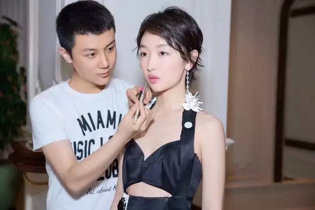 金像奖|她们没有摘得影后,却靠唇色突围了黑裙阵营!